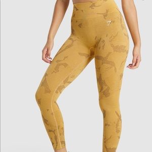 Gymshark Adapt Camo Seamless Leggings - Savanna | Yellow